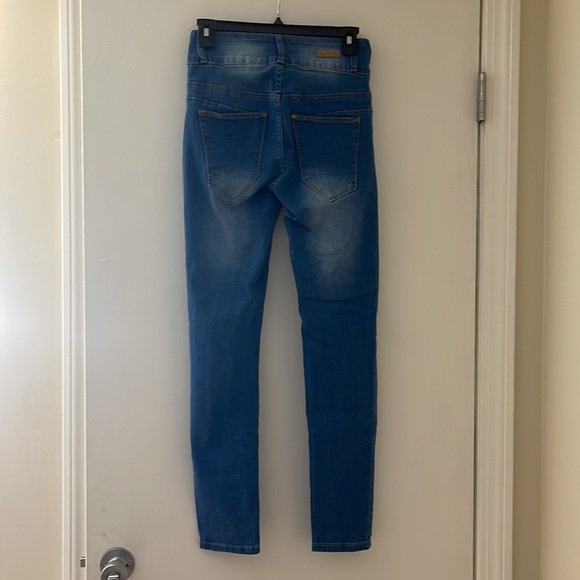 Vince Blue Co distressed jeans - Picture 2 of 2
